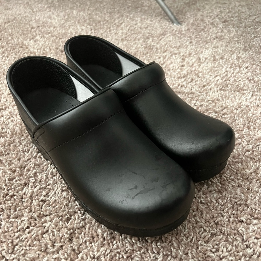 Dansko women’s professional clog-slip on. Black oiled size 37.